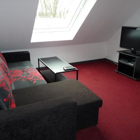 Ferienwohnung In Duesseldorf Hassel Экстерьер фото