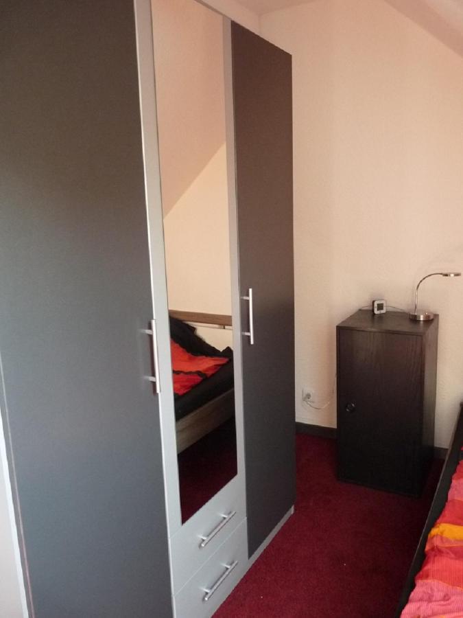 Ferienwohnung In Duesseldorf Hassel Экстерьер фото