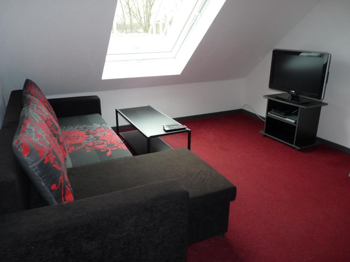 Ferienwohnung In Duesseldorf Hassel Экстерьер фото